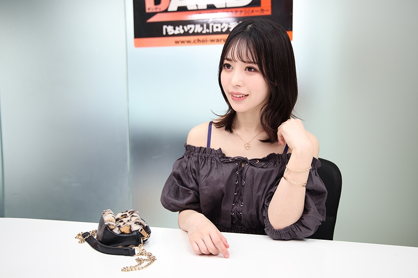 即ヤリ専門！入室5秒で唾液たっぷりのベロちゅうで悩める絶倫M男君をビンビンにさせる小悪魔ギャル 天馬ゆい 20歳